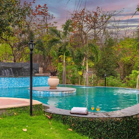 Stayvista At Maple Farms With Pool, Bbq & Bonfire Sohna 外观 照片