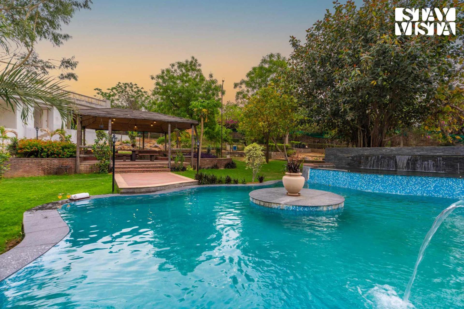 Stayvista At Maple Farms With Pool, Bbq & Bonfire Sohna 外观 照片